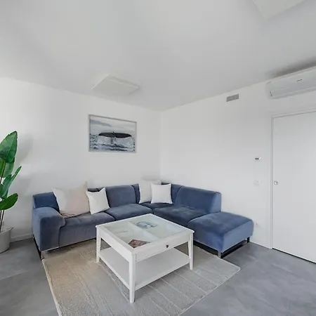 Neue Penthouse Mit Whirlpool Und Garage * Дезенцано-дель-Гарда