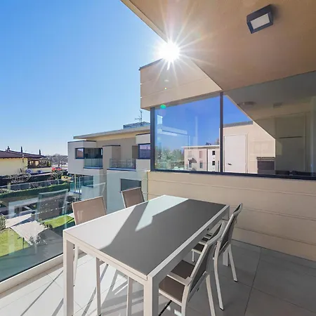 Neue Penthouse Mit Whirlpool Und Garage
